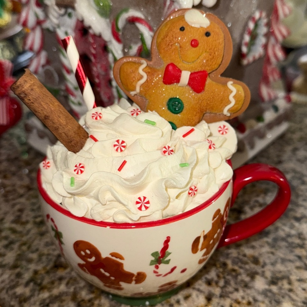 Gingerbread whipped cream Mug